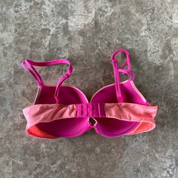SOLD - Victoria’s Secret Very Sexy Push Up Padded Demi - 36C - Like New - Picture 3 of 3